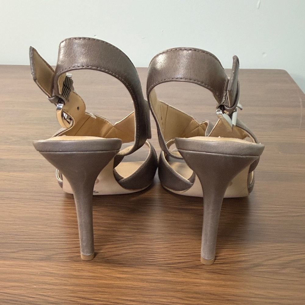 Michael Kors‎ Taupe Slingback Peep-toe Heels Sz 9.5 NWOT - Picture 4 of 10